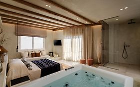 Tesoro Elegant Escapes- Suites